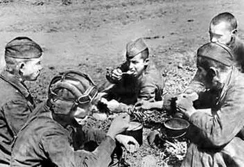 Солдатский обед 15 апреля 1942 года Среда За 14 апреля уничтожено 14 - фото 340