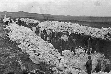 Инженерные работы в Крыму 1942 год Советские солдаты в Крыму Г К Жуков - фото 90