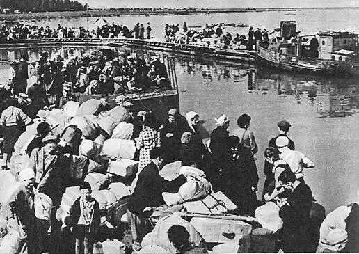 Эвакуация населения Ленинграда по Ладожскому озеру 1942 г 329й день войны - фото 169