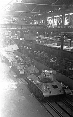 Цех сборки танков 1942 г Урал Ремонт трофейных танков на рембазе 82 - фото 194