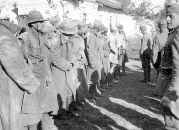 Строй военнопленных Крым 1942 год 21 мая 1942 г Четверг - фото 204