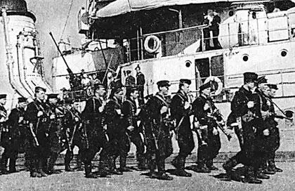 Посадка на транспортные средства десантников морской пехоты 1942 г Таким - фото 224