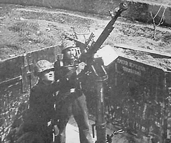 Зенитный расчет пулемета ДШК Малахов курган 1942 год Развернули роты по - фото 438
