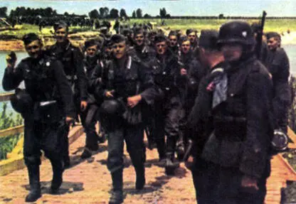 Немецкая армия 1942 г Вспомним как это было Подвиг Зои Космодемьянской - фото 167