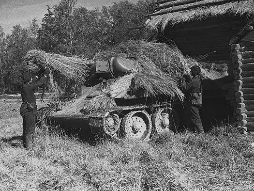 Маскировка боевой техники После первых залпов семь фашистских танков - фото 313