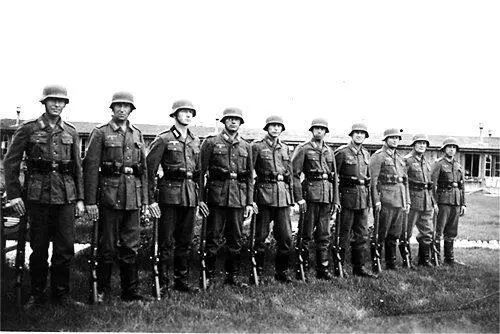 Верные сыны фашистской Германии В этот день 15 сентября 1942 г соединения - фото 36