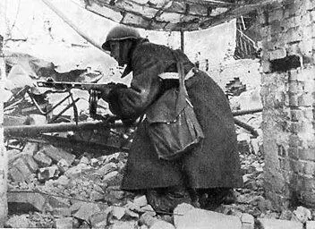 Бой за каждый выступ Сталинград 1942 г 7 часов 30 минут 20 сентября - фото 84