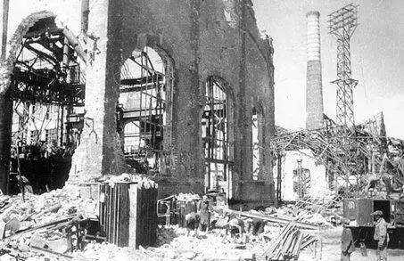 Один из цехов сталинградского металлургического завода Красный Октябрь В - фото 180