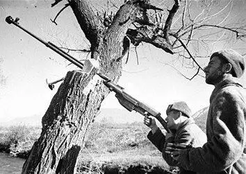 Огонь по вражеским бомбардировщикам Нальчик осень 1942 г 10 часов 25 - фото 330