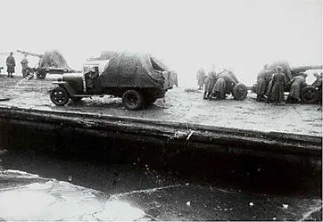 Переправа через Волгу боевой техники 9 ноября 1942 г Понедельник - фото 410