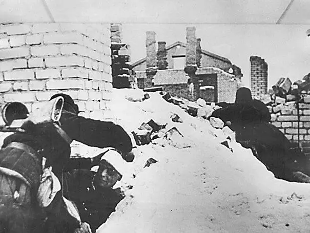На боевых позициях 9 часов утра 14 ноября 95 сд с 392 сводными сп 193 сд - фото 446