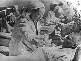 Уход за ранеными в госпитале Сводка от 18 ноября 1942 года В течение 17 и - фото 472