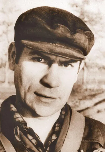Леонид Владимирович Шебаршин С сослуживцами Директора Службы внешней разведки - фото 1