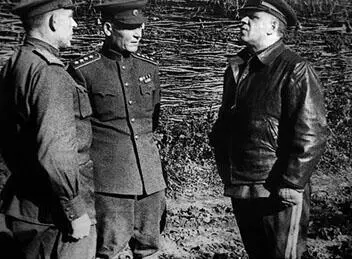 Г К Жуков справа и С И Конев в центре 1943 год 20 октября 1943 года по - фото 7