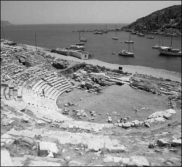 Книд В 1967 г американец Арис Лав раскопал здесь храм Афродиты торговые - фото 122