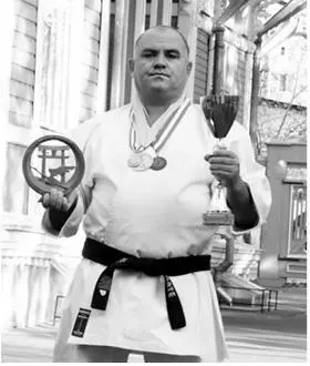 Рис 142Негодин Юрий Алексеевич С 1983 по 1985 гг проходил срочную службу в - фото 150