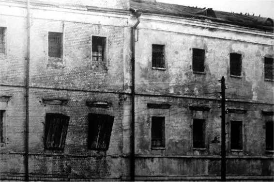 Владимирская тюрьма 1956 г Уже упоминавшаяся поговорка о тюрьме и суме имеет - фото 31