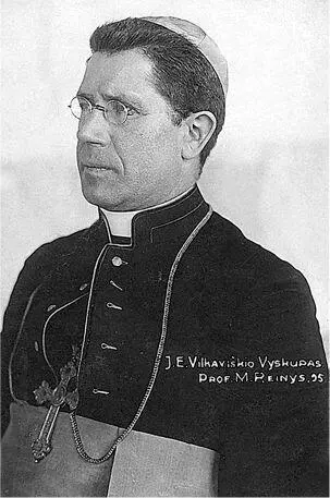 Мечисловас Рейнис 1930е годы Был рукоположен в священники Во время Первой - фото 33