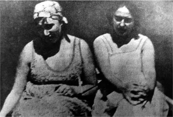 Аллилуевы Анна Сергеевна и Евгения Александровна 1932 г Многочисленные - фото 37