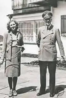 Адольф Гитлер и Ева Браун Ева Анна Паула Браун родилась в 1912 году в простой - фото 73