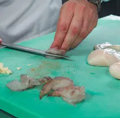 1 Морепродукты обработать нарезать произвольно и обжарить на оливковом масле с - фото 67