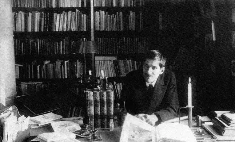 КИЧуковский в своем кабинете Куоккала 1915 Обложки книг Чуковского - фото 10