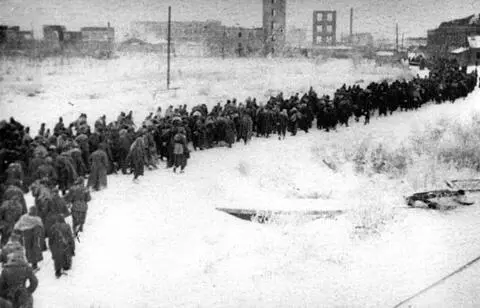 Колонна немецких пленных В ночь с 23 на 24 ноября Немецкофашистское - фото 53