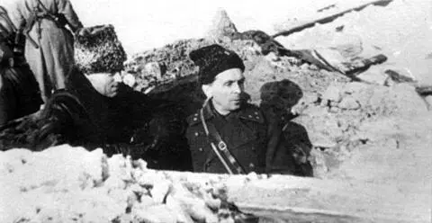 Рокоссовский К К и Батов П И на наблюдательном пункте 65й армии Это - фото 72