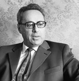 Юрий Борисович Левитан 9 декабря 1942 г Среда В целях наращивания сил на - фото 141
