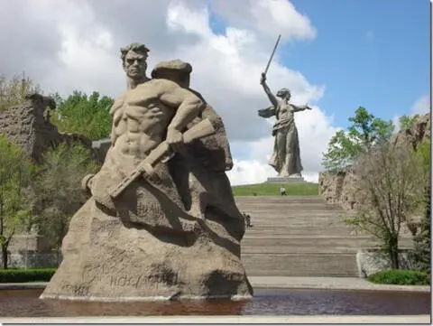 Вид со стороны площади Стоявших насмерть 14 декабря 1942 г Понедельник - фото 164