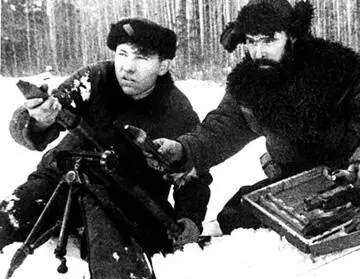 Партизаныминометчики на огневой позиции В эти дни За 12 дней наступления - фото 270