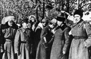 Встреча монгольской делегации в прифронтовом лесу С приветственным словом - фото 363
