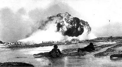 Под Ленинградом Советские воины блокируют вражеский дзот январь 1943 г В - фото 422