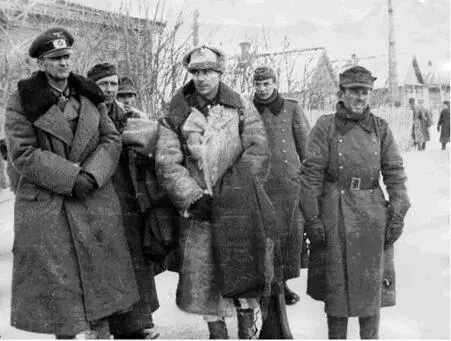 Сдавшиеся в плен офицеры 6й немецкой армии 31 января 1943 года Ставка - фото 492