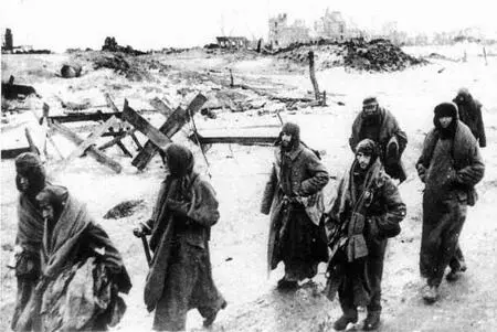 Пленные немцы В этот день Ворошиловградская наступательная операция 1 - фото 507