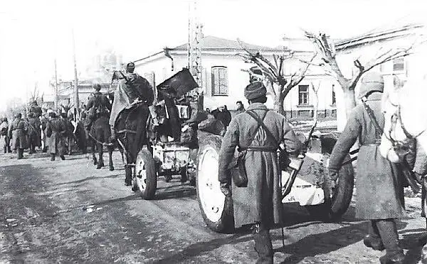 Советские воины покидают освобожденный Краснодар Февраль 1943 г Из - фото 73