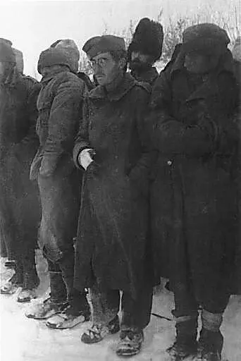Пленные На трудовом фронте В середине февраля 1943 г вступают в строй - фото 82