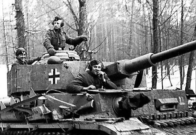 Немецкие танкисты В этот период С 8 по 24 февраля 1943 г 7й - фото 146