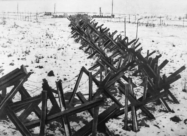 Противотанковый рубеж Военные действия на других театрах Второй мировой войны - фото 174