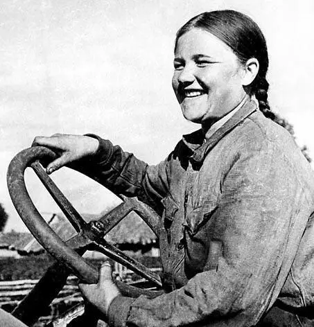 Трактористка А Галеева Вспомним как это было Созданная для захвата - фото 324