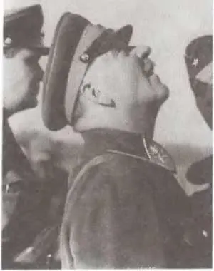 КЕ Ворошилов на манёврах Московского военного округа 1935 г ИВ Сталин и - фото 7