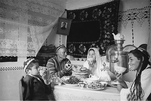 Илл 39 Советская семья Макс Пенсон 1930е гг Илл 40 Советские - фото 65