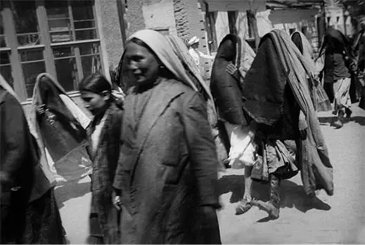 Илл 40 Советские женщины Макс Пенсон 1930е гг Этнография и фотография - фото 66