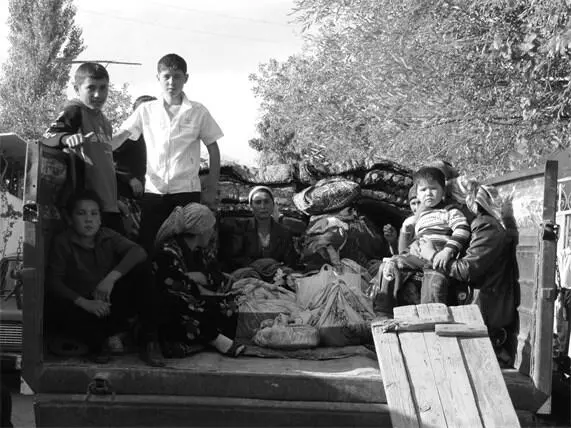 Илл XXI Отправка приданого в дом жениха 2010 Илл XXII Строительство стены - фото 112