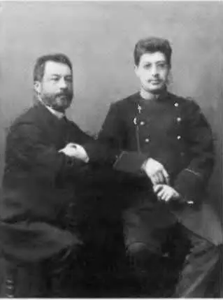 Дед и отец М Г Рабиновича И Г Рабинович слева и Г И Рабинович 1890 - фото 2
