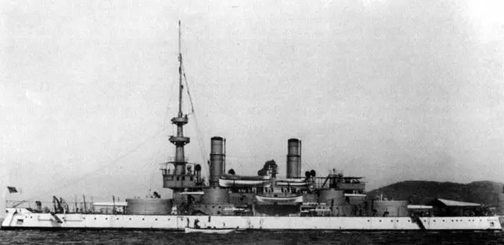 Броненосец Орегон в конце 1890х гг вверху и в центре Броненосец - фото 85