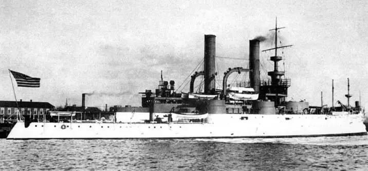 Броненосец Айова на ходовых испытаниях в 1895 г вверху во время выхода из - фото 96