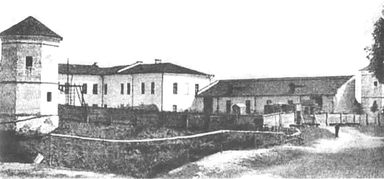 Быховский замок на старой фотографии В замковый комплекс входили дворец - фото 29