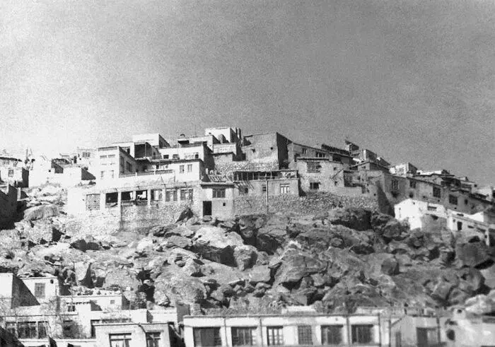 Окрестности Кабула Баграмская зеленка И как тут только люди живут - фото 6