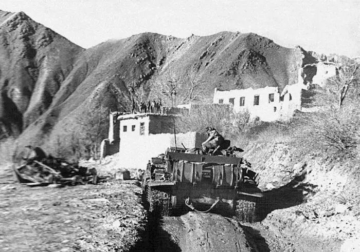 Боевая машина пехоты Эвакуация раненого Групповое фото офицеров и - фото 8